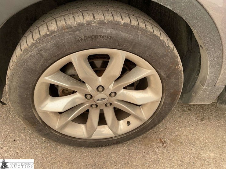 2014-ford-explorer-image-25