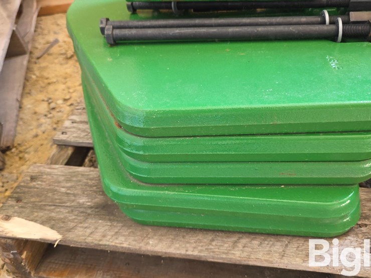 john-deere-weight-bracket-&-suitcase-weights-image-9