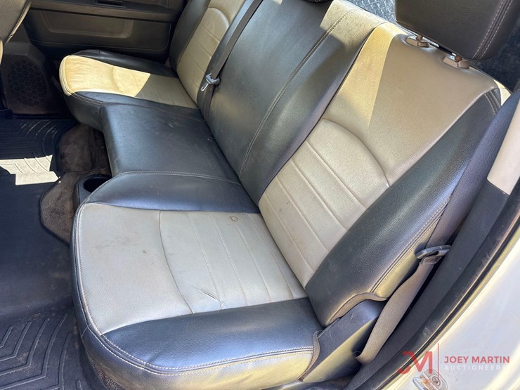 2012-dodge-3500hd-image-25