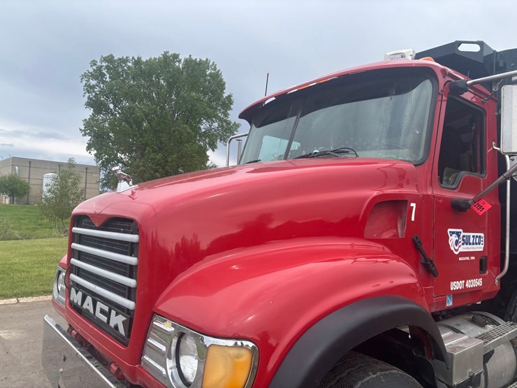 2004-mack-granite-cv713-image-7