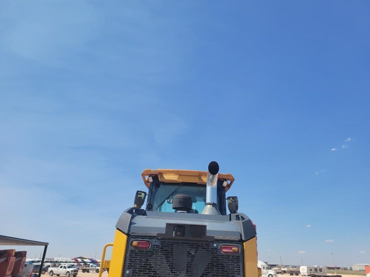 2022-john-deere-644-image-19