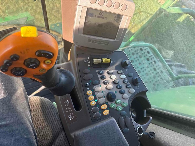 2011-john-deere-9760-combine-image-34