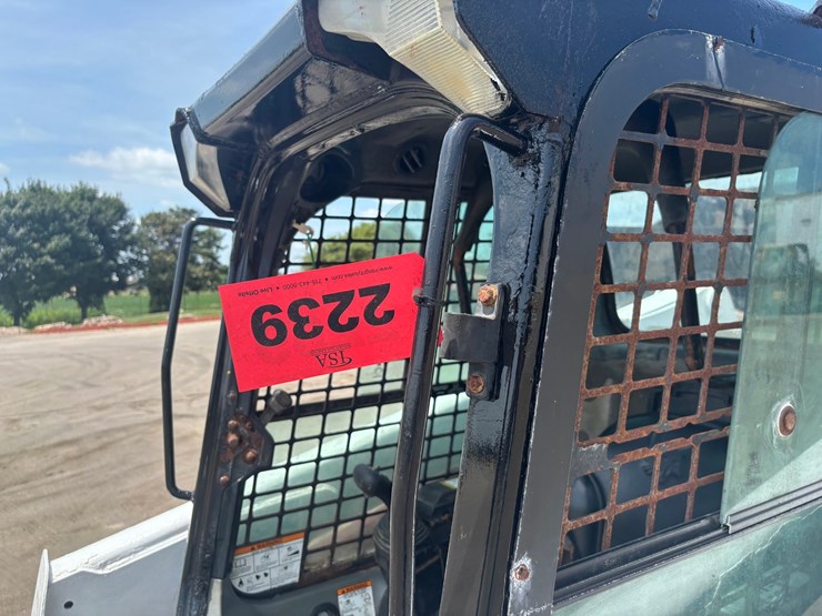 2013-bobcat-s630-image-68