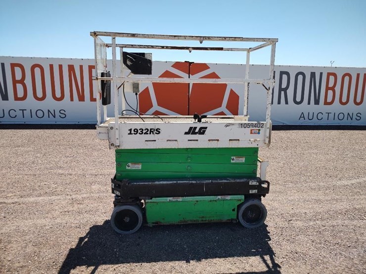 2017-jlg-1932r-image-2