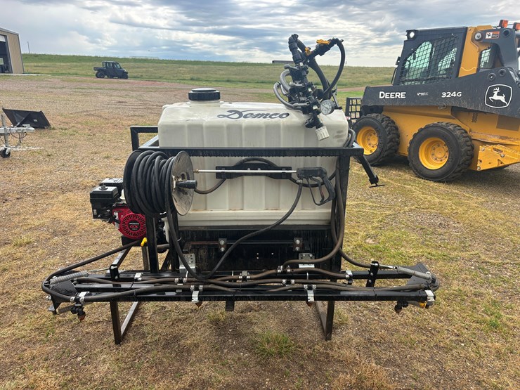 demco-sprayer-image-5