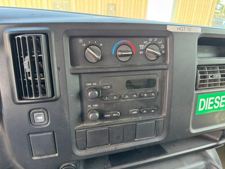 #1895-•-2007-chevy-etv-van-image-29