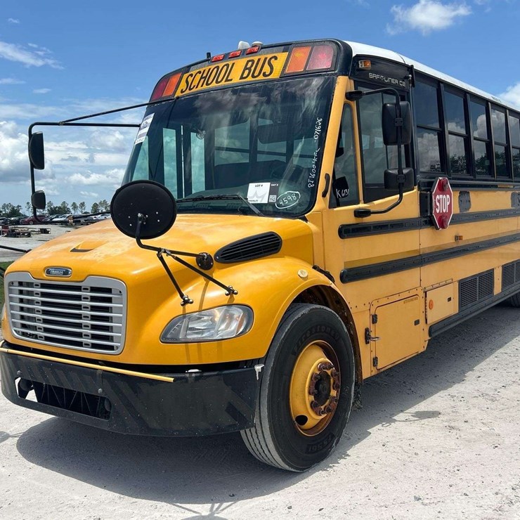 2016 FREIGHTLINER B2