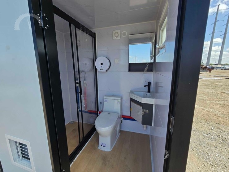 mobile-toilet-with-shower-image-9