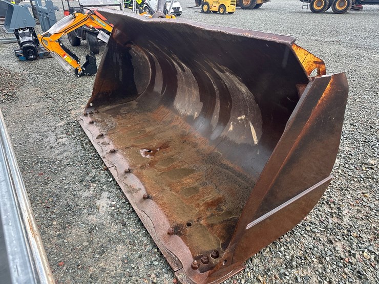 #5093-•-approx.-120"-loader-bucket-image-4