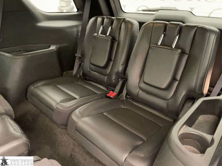 2014-ford-explorer-image-16