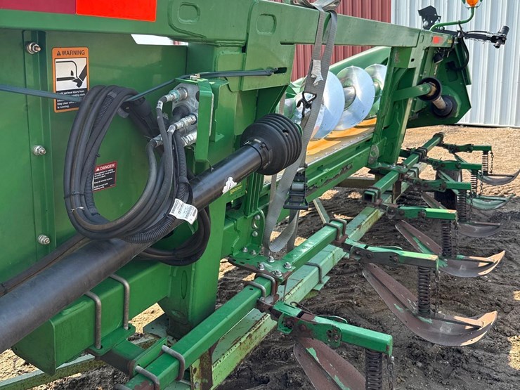 2012-john-deere-608c-image-37