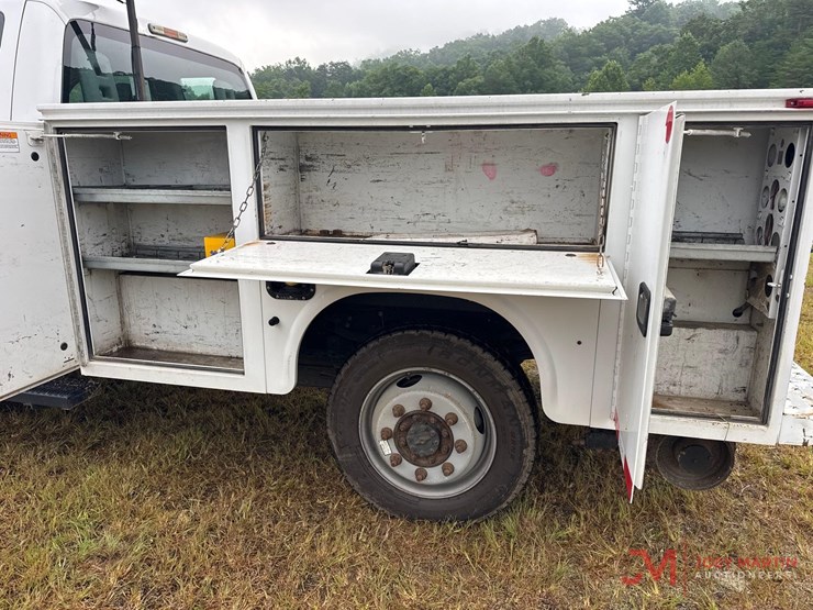 2016-ford-f350-xl-image-10