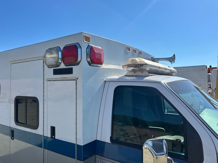 2000-ford-e350-image-19