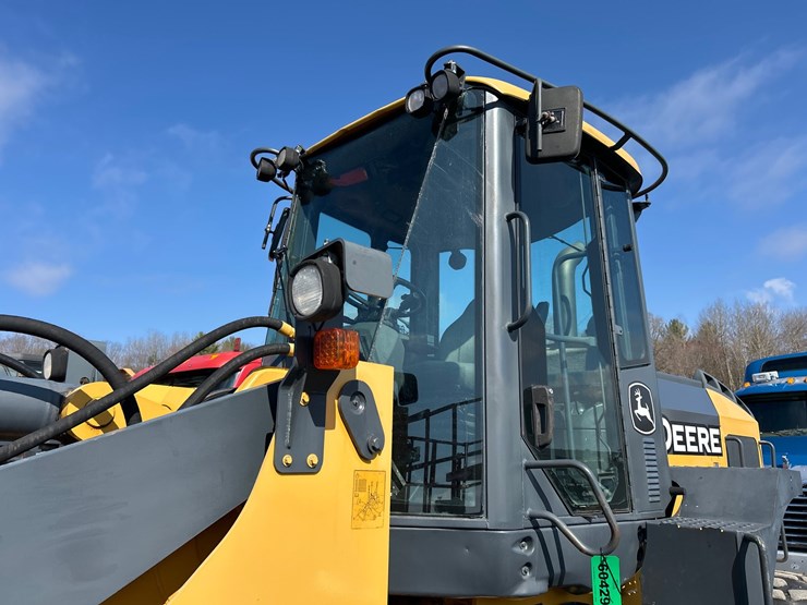 2012-deere-624k-image-67