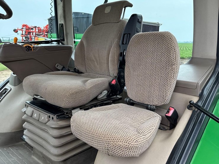 2014-john-deere-8320r-image-71