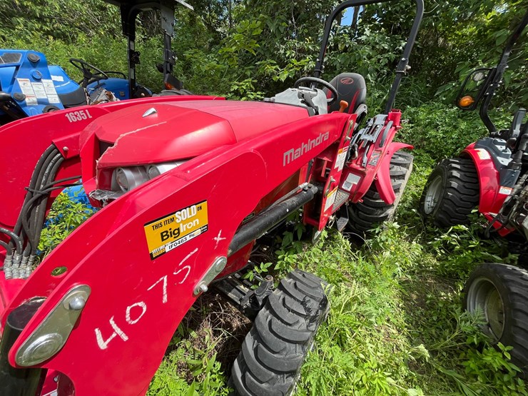 2022-mahindra-1635s-compact-utility-tractor-w/loader-image-9