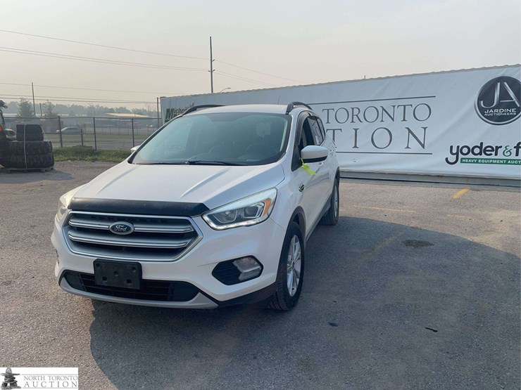 2017-ford-escape-image-1