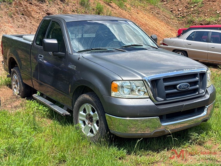 2004-ford-f150-xl-image-1