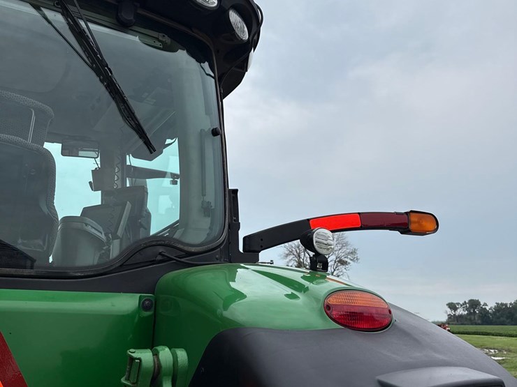 2014-john-deere-8320r-image-50