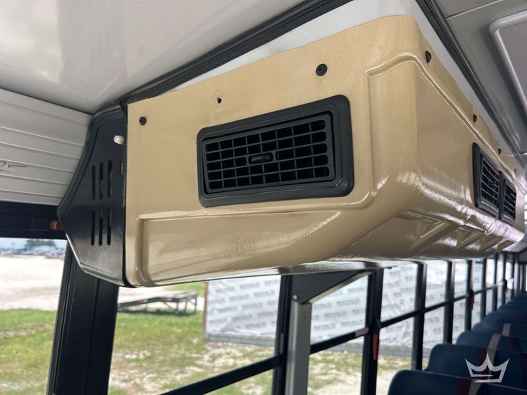 2016-freightliner-b2-image-17