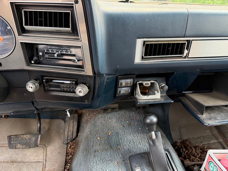 1987-gmc-suburban-image-39