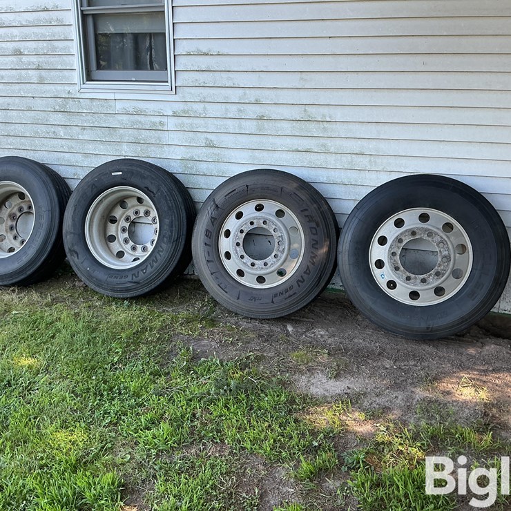 295/75R22.5 Truck Tires
