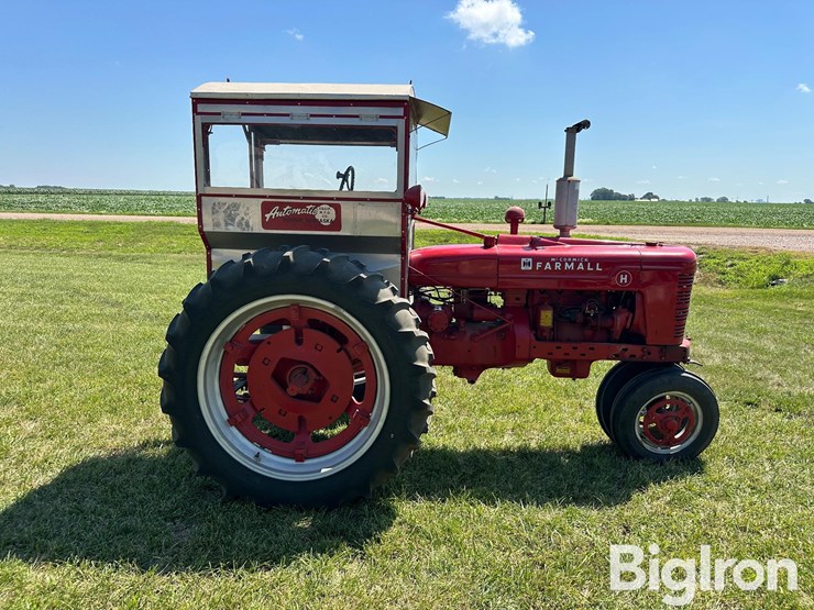 1948-farmall-h-2wd-tractor-w/automatic-mfg-cab-image-4