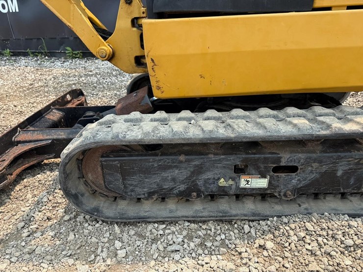 2015-caterpillar-301.7-image-16