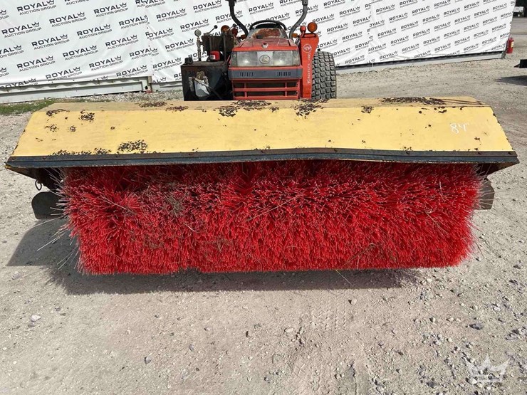 2002-kubota-l4300e-48hp-utility-tractor-w/-sweeper-and-box-blade-ripper-image-11