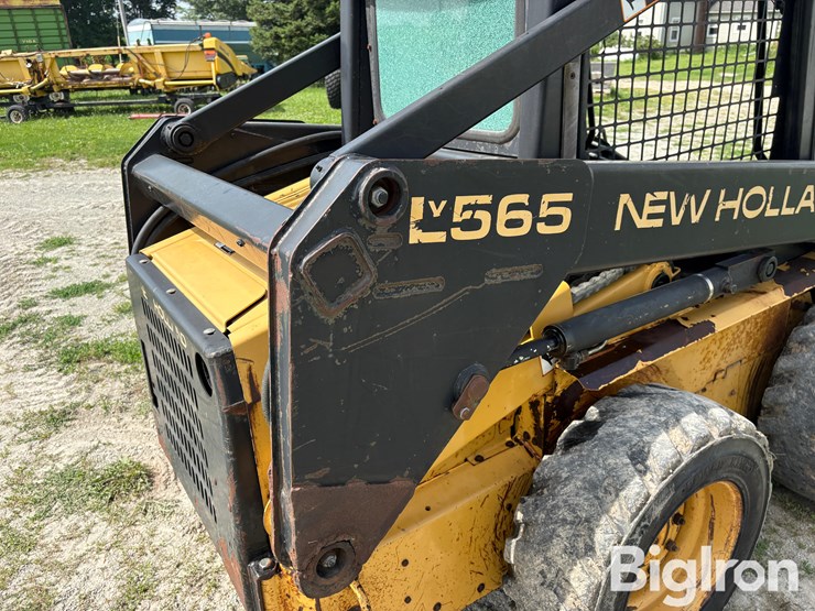 new-holland-lx565-image-16
