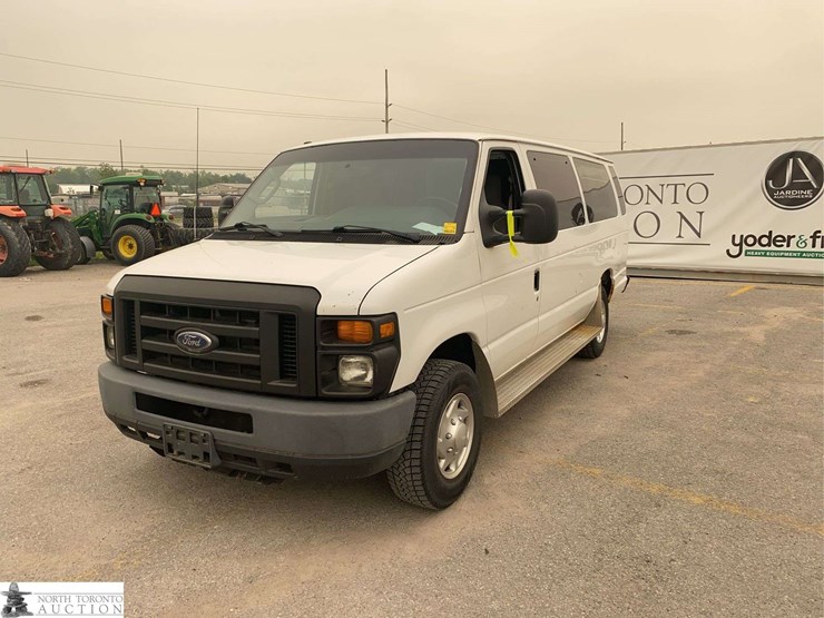 2012-ford-cargo-image-1