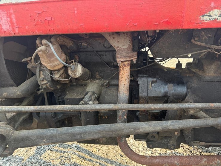 massey-ferguson-135-image-18