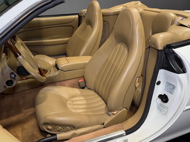 #1516-•-1997-jaguar-xk8-convertible-image-52