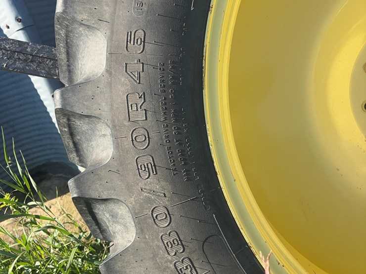 2011-john-deere-4830-image-47