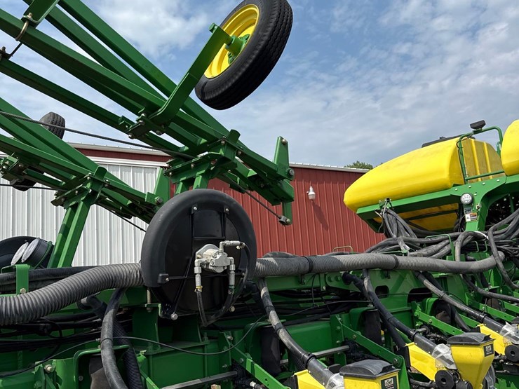 2006-john-deere-1770nt-image-49
