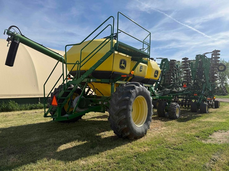 2013-john-deere-1830-image-29