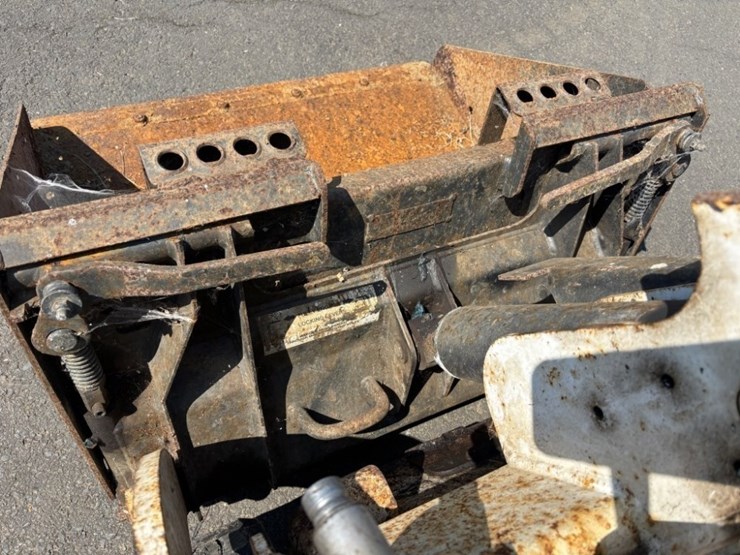 2012-bobcat-mt55-image-16