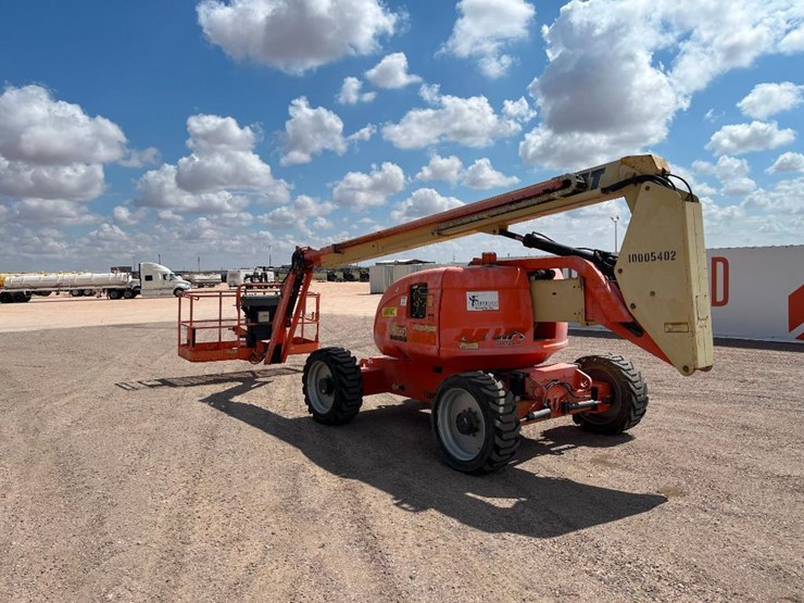 2011-jlg-600aj-image-3