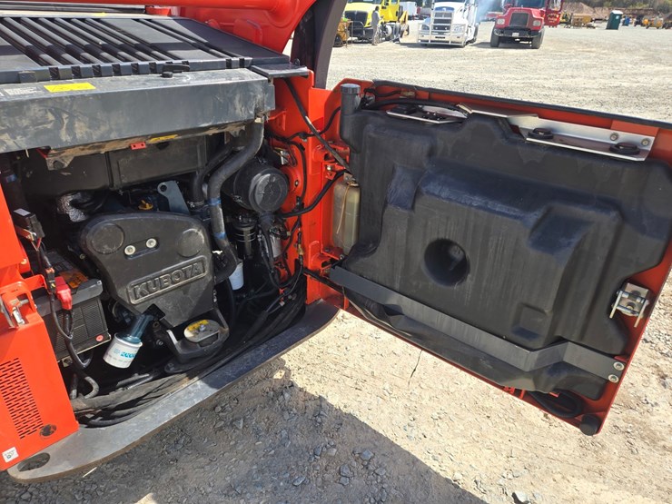 kubota-ssv75-image-29