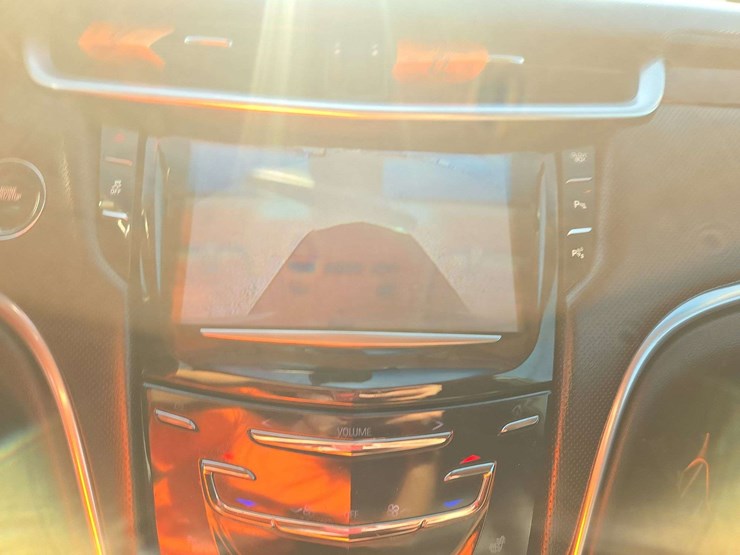 2016-cadillac-xts-luxury-sedan-4d-image-15