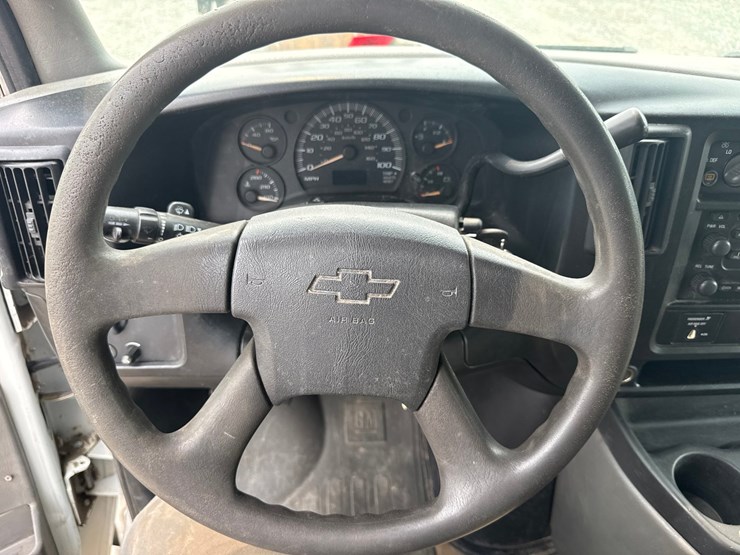 2007-chevrolet-3500-image-29