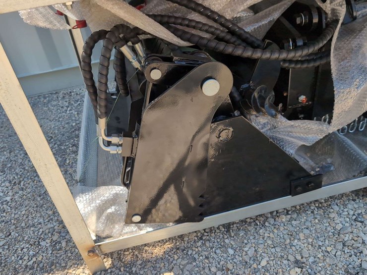 i-ranch-mini-skid-steer-4-in-1-combo-bucket-image-2