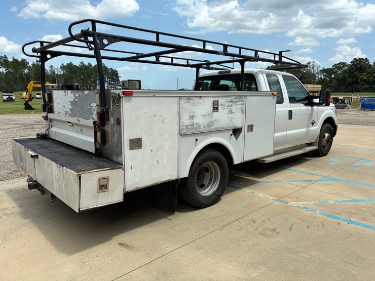 2015-ford-f350-xl-image-4