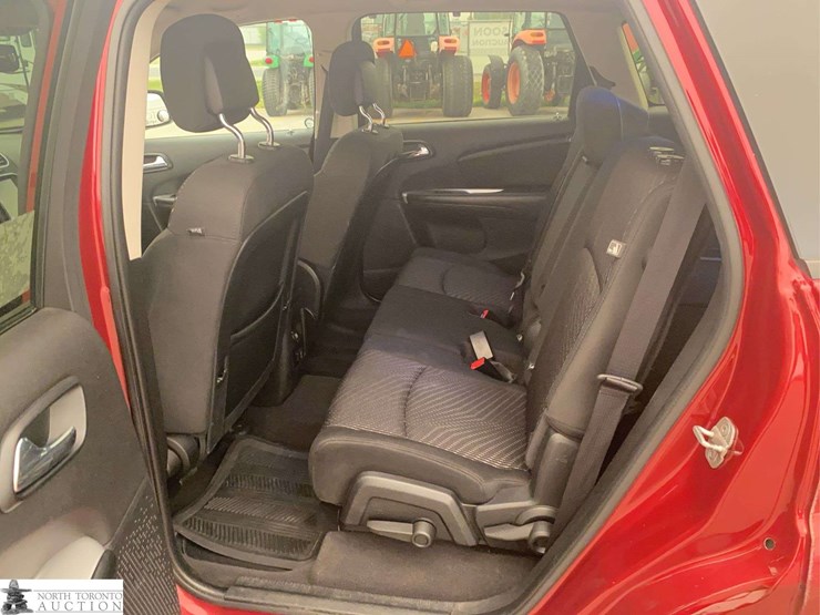 2011-dodge-journey-image-15