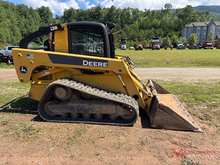 deere-ct332-image-2