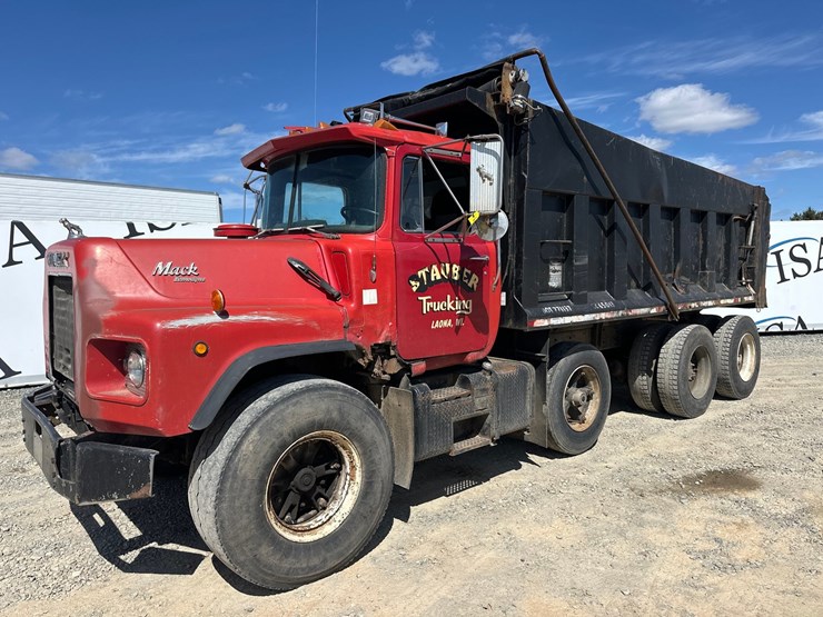 1981-mack-dm600-image-1