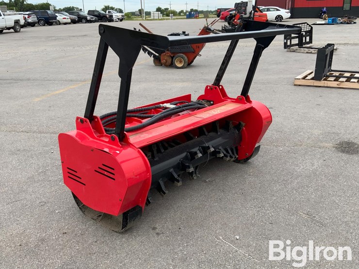 2026-massey-ferguson-730-image-3