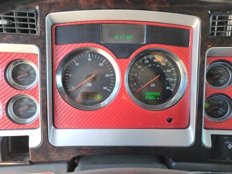 2010-kenworth-t800-image-49