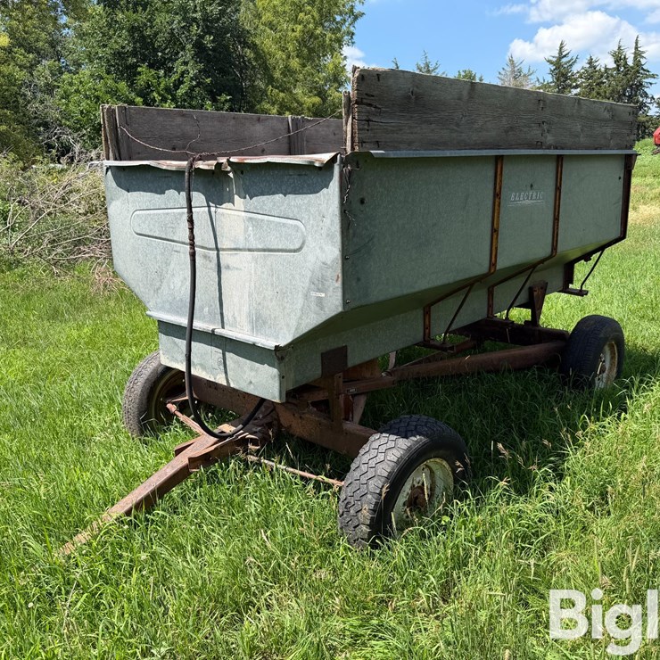 Electric 150 Bu Dump Wagon