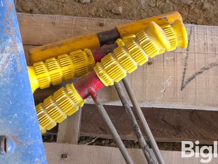floor-jack,-tile-probes,-def-pump-image-15